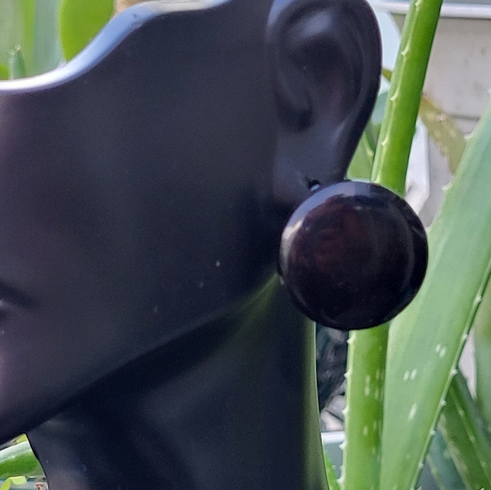 Vintage button clip on earrings --Black